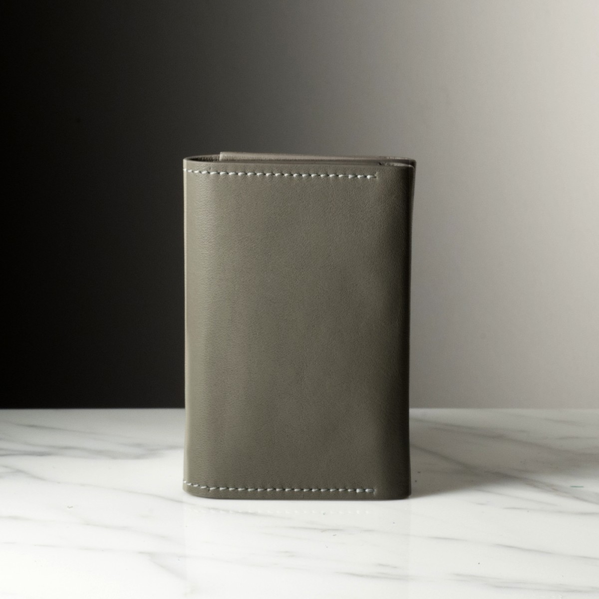 MATEO - Handcrafted leather card holder made in Italy