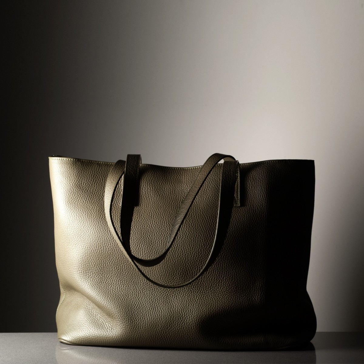 PETRA - Bull leather bag, handmade in Italy