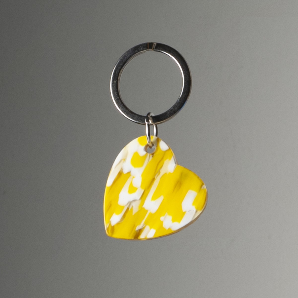AMOUR - Keyring in acetate handcrafted by Hervé Domar workshop