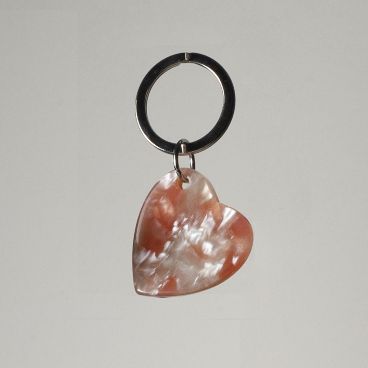 AMOUR - Keyring in acetate handcrafted by Hervé Domar workshop