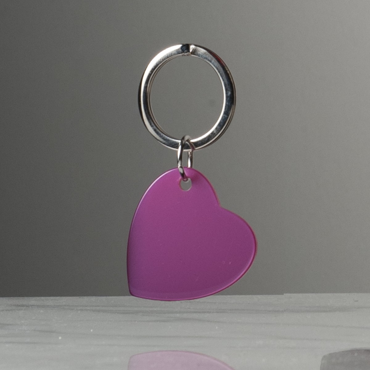 AMOUR - Keyring in acetate handcrafted by Hervé Domar workshop