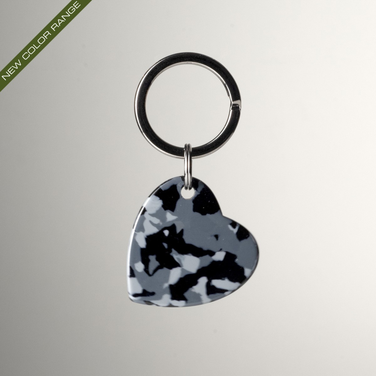 AMOUR - Keyring in acetate handcrafted by Hervé Domar workshop