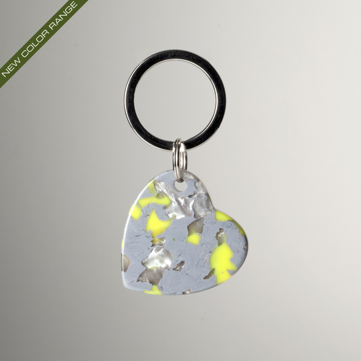 AMOUR - Keyring in acetate handcrafted by Hervé Domar workshop